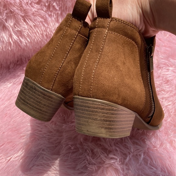 Esprit pointed toe Timber booties with zip closure size 8 - Picture 10 of 12